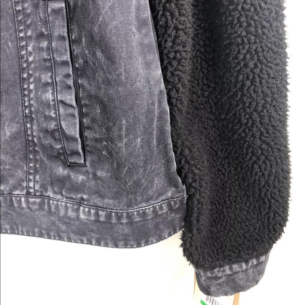 Levi’s Acid Washed Black Denim Trucker Jacket Lrg - Picture 6 of 12